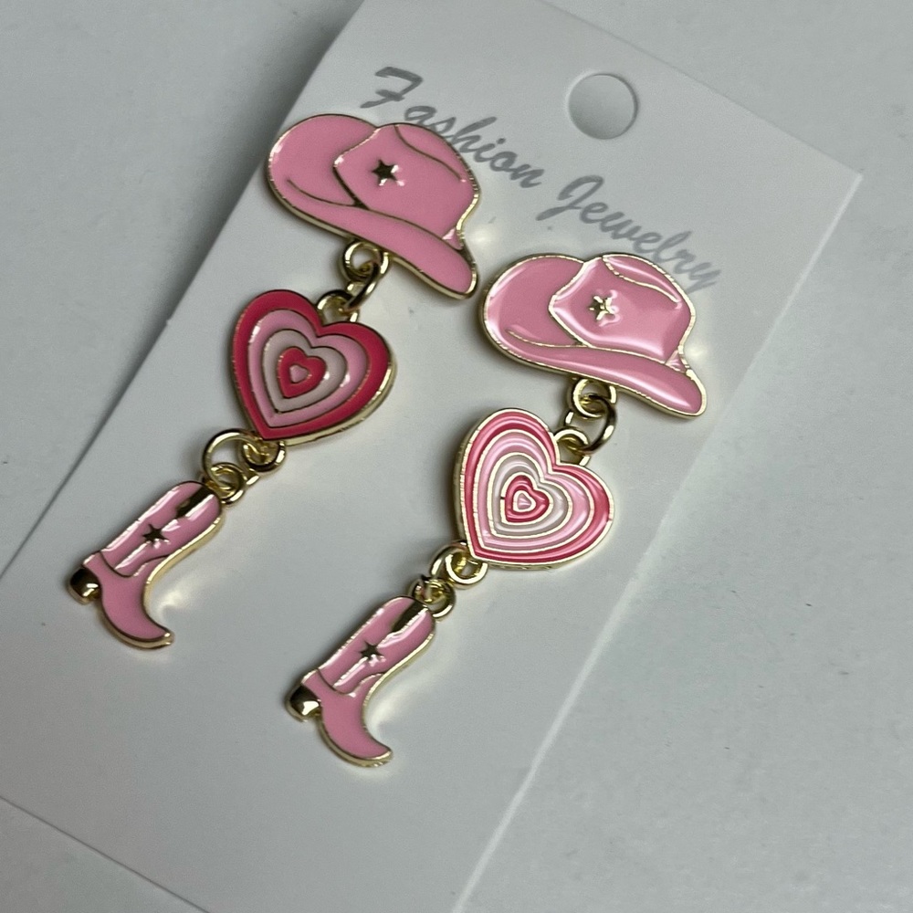 NWT 🤠💖 The Pink Cowgirl Signature earrings - Picture 17 of 17